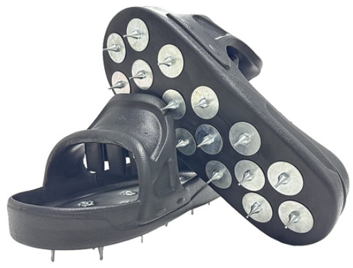 SHOE IN SPIKED SHOES MEDIUM